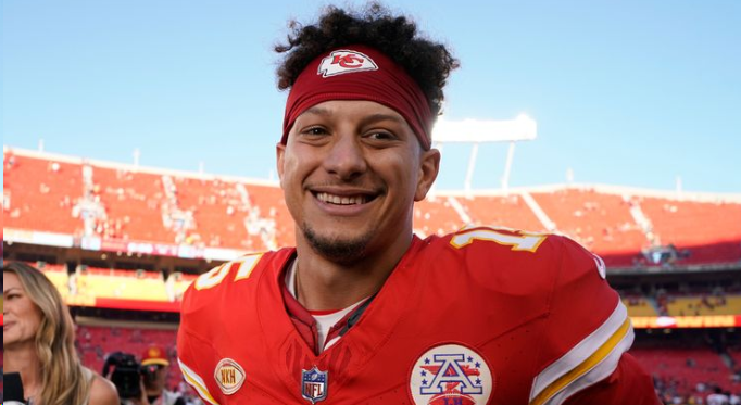 Mahomes Makes History, Packers Extend Home Streak, 49ers and Dolphins Dominate: NFL Week 3 Recap